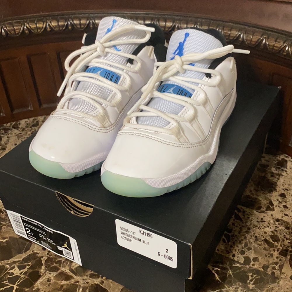 Jordan 11 Retro Low 2Y